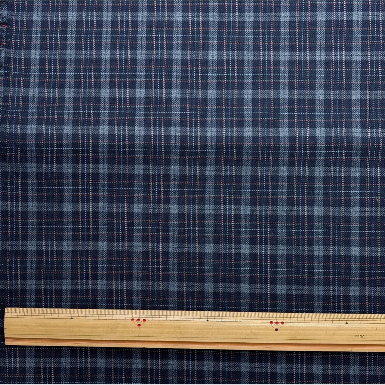 ★TC084◆2ｍ◆ポリエステル100%ややコシありツイル生地◆チェック◆ネイビーブラック