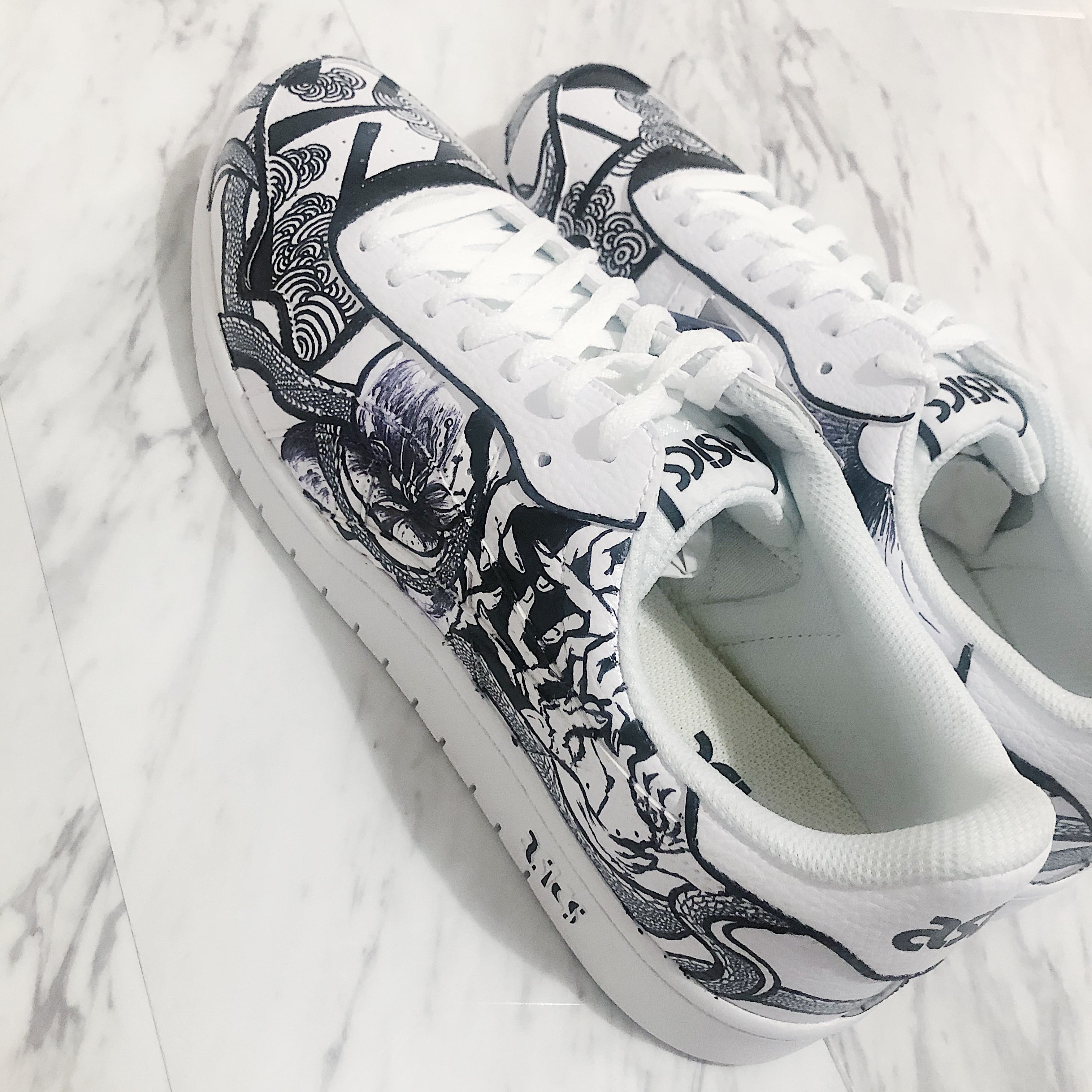 ART SNEAKER “猛毒”