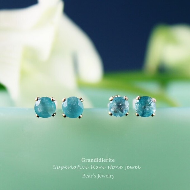 希少！アンダルサイトのひと粒ピアス｜14kgf