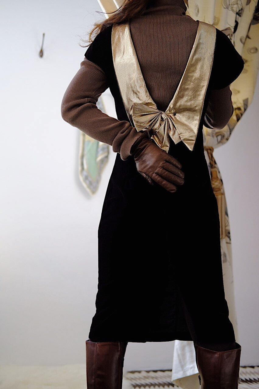 Vintage back ribbon velvet dress