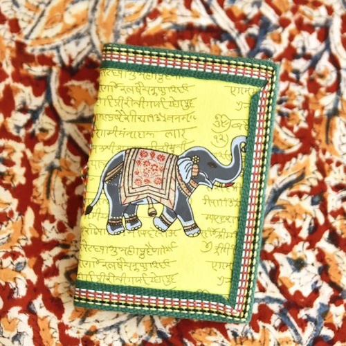 インドの神様柄紙メモノート  B  象（イエロー）タテ 約12.8cm×8.5cm
