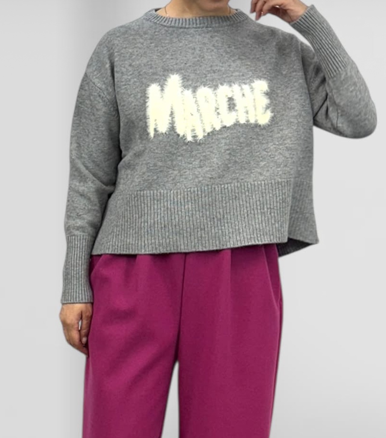 QTUME ウールライクファーロゴニットセーター　25661