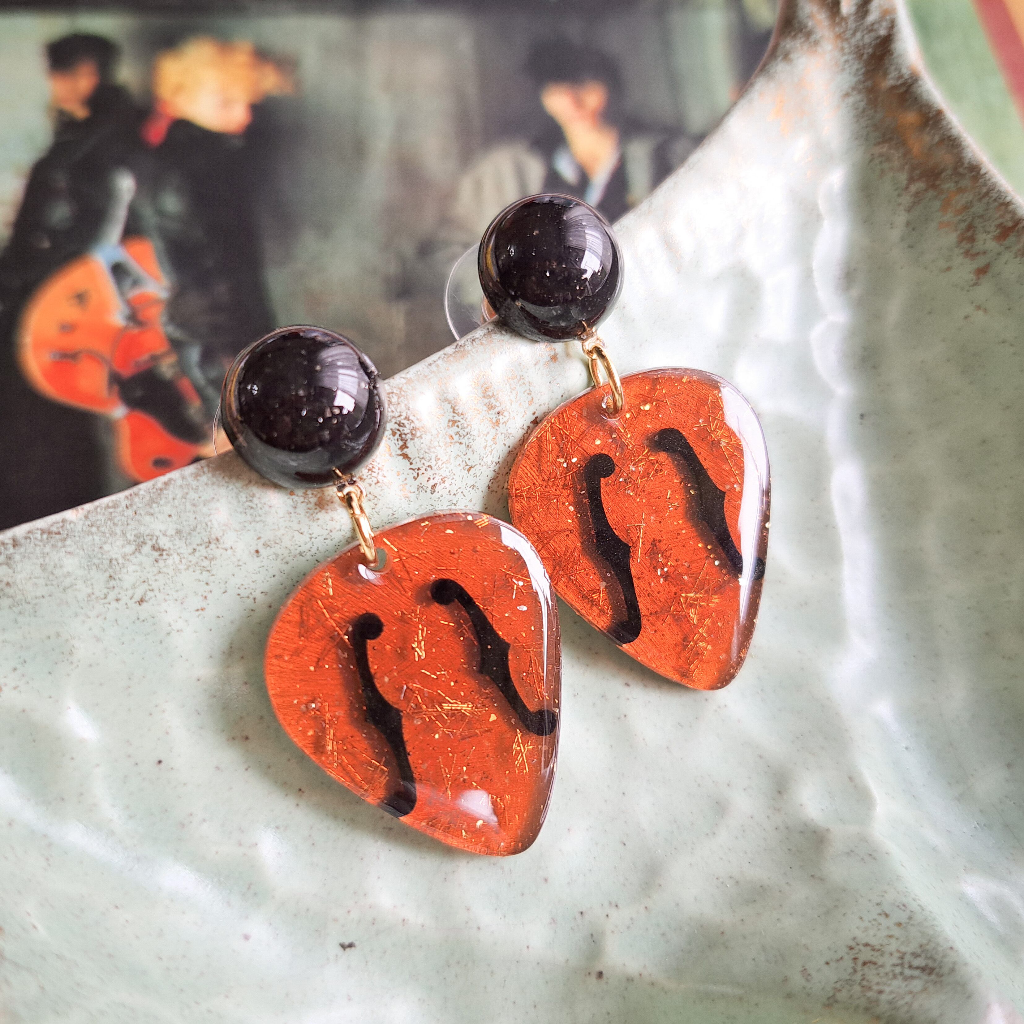 彼のギターfホールピックピアス・イヤリング【6120Nashville