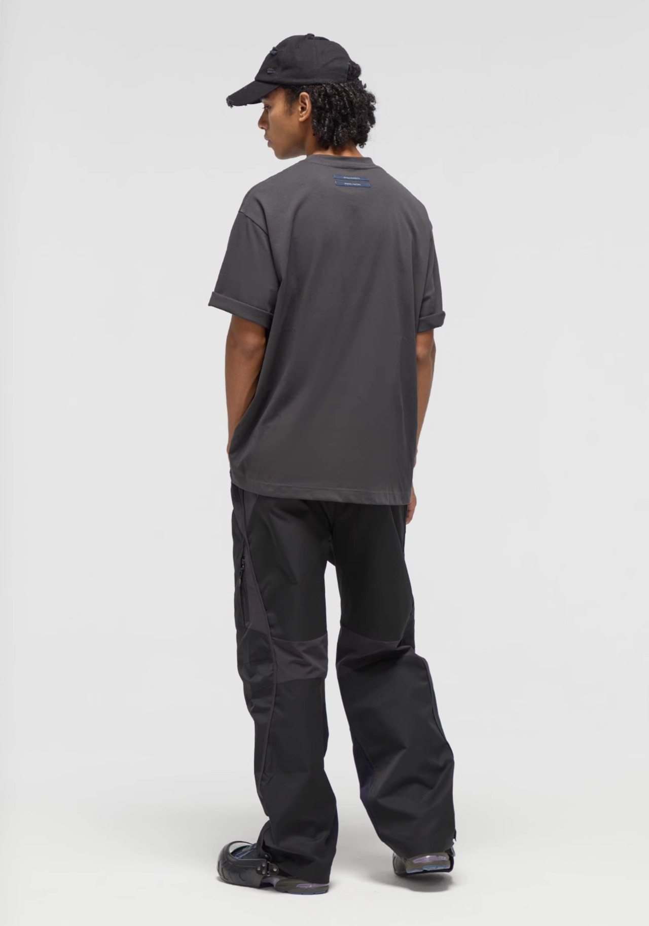 DECESOLO 23AW ストラクチャーステッチ ストレートカジュアルパンツ