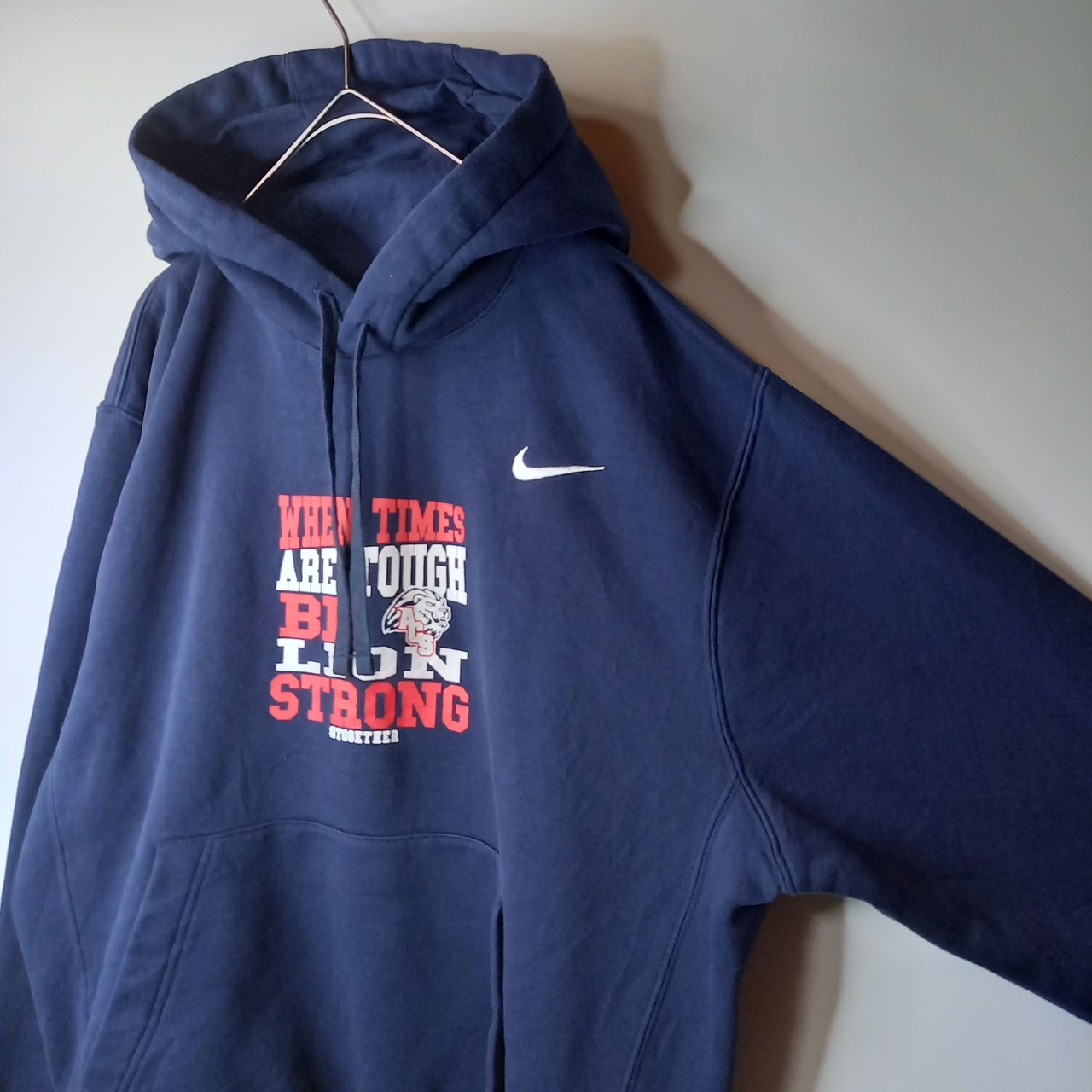 ナイキ　プルオーバー　スウェット　パーカー　カレッジプリント　刺繍ロゴ　M