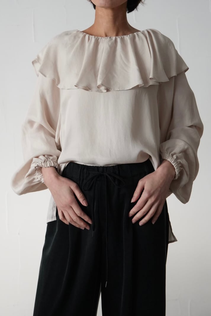 322. CLOCHE クロシェ / 2wayフリルブラウス(アイボリー/ベージュ) (612-85530)