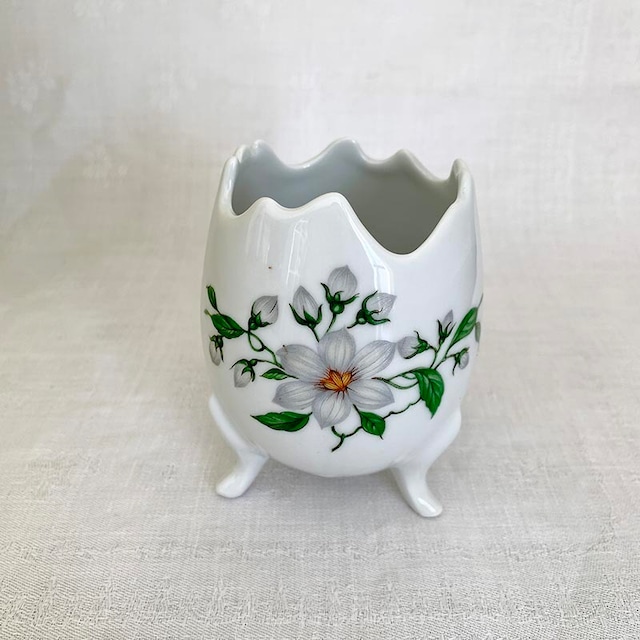 卵型ガラ入れ　卓上小物入れ　卵の殻　花器　オブジェ　イースター飾りに！　 12TWco8