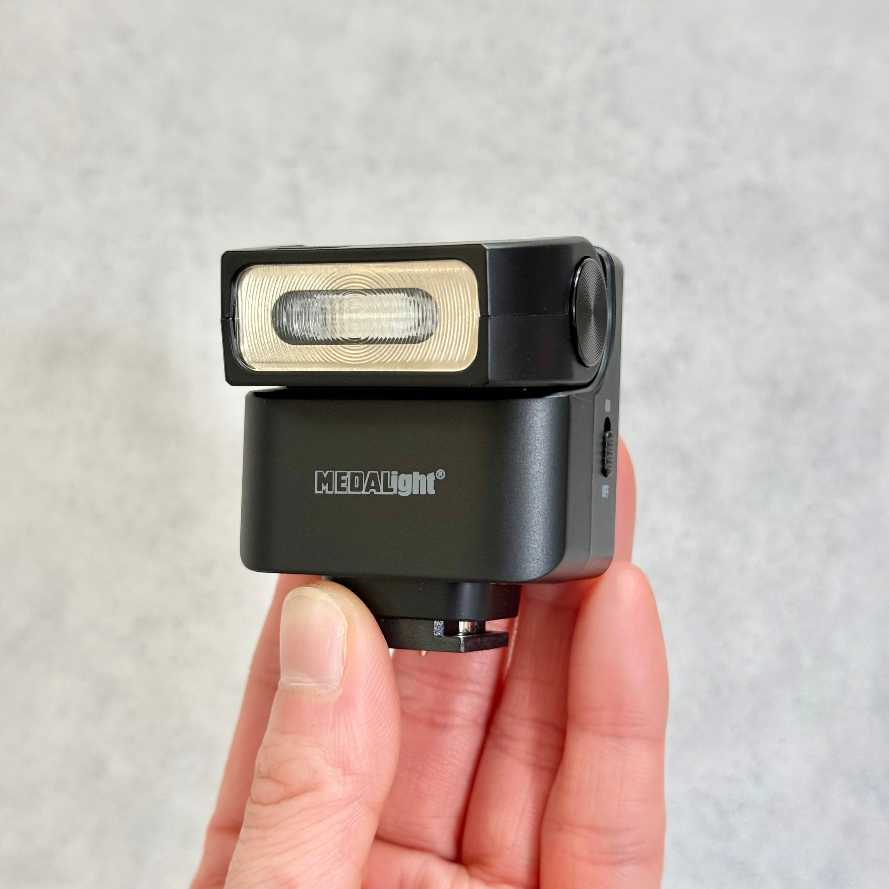 外付けスピードライト MedaLight レトロカメラでも使用可 | Macha Cameras