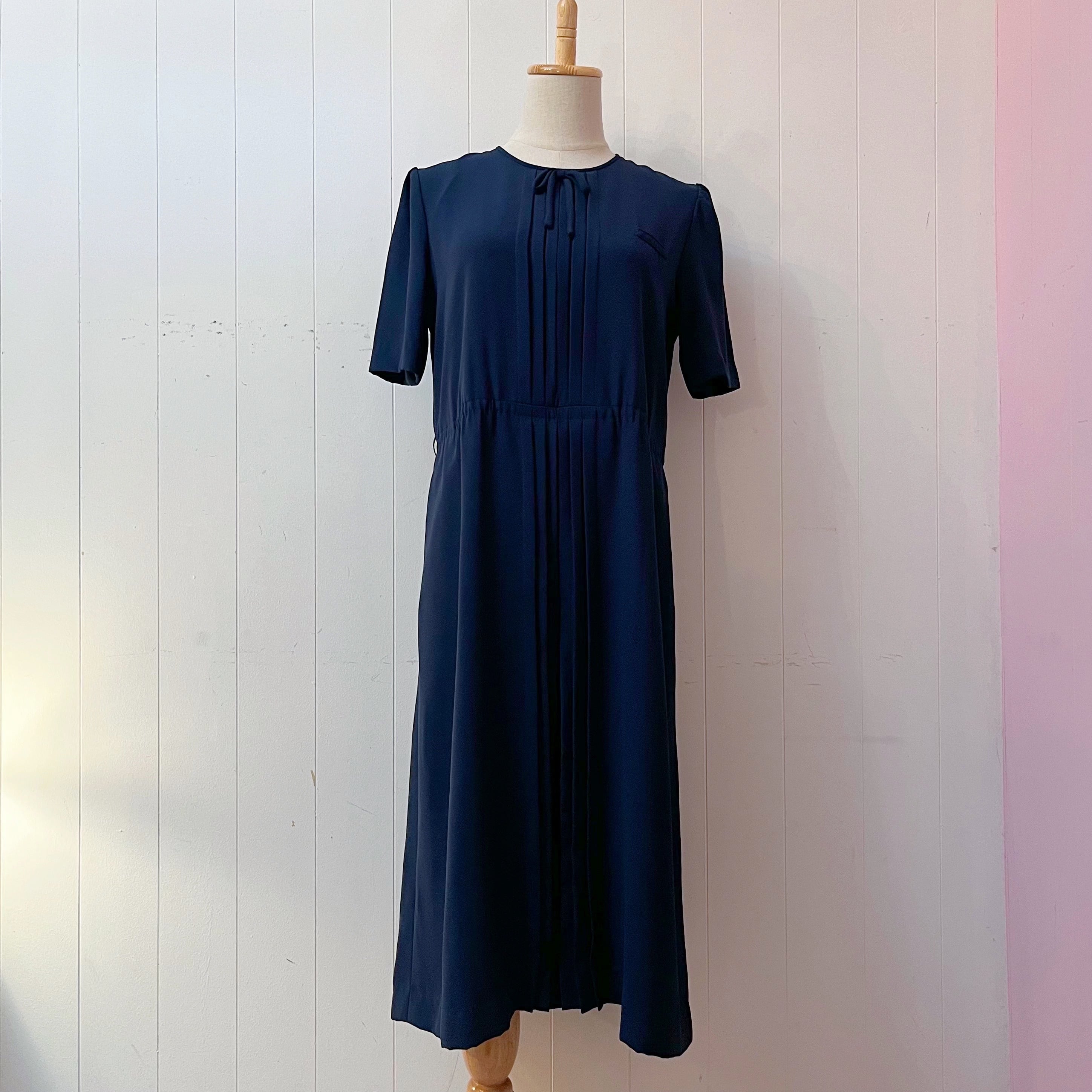 ribbon front pleats one-piece