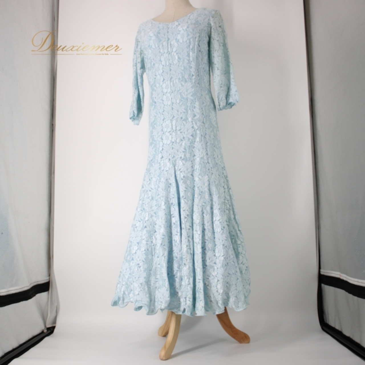 社交ダンス 衣装 スタンダード ドレス ワンピース レッスンウェア パーティドレス オールシーズン 水色 ブルー系 U:NA ユーナ 花柄 レース ライトブルー 花柄レース エレガント ボリューム スカート ゆったり 軽やか 伸縮性 おしゃれ デザイン レッスン用 ダンスウェア レディース かわいい 上品 体型カバー 透け感