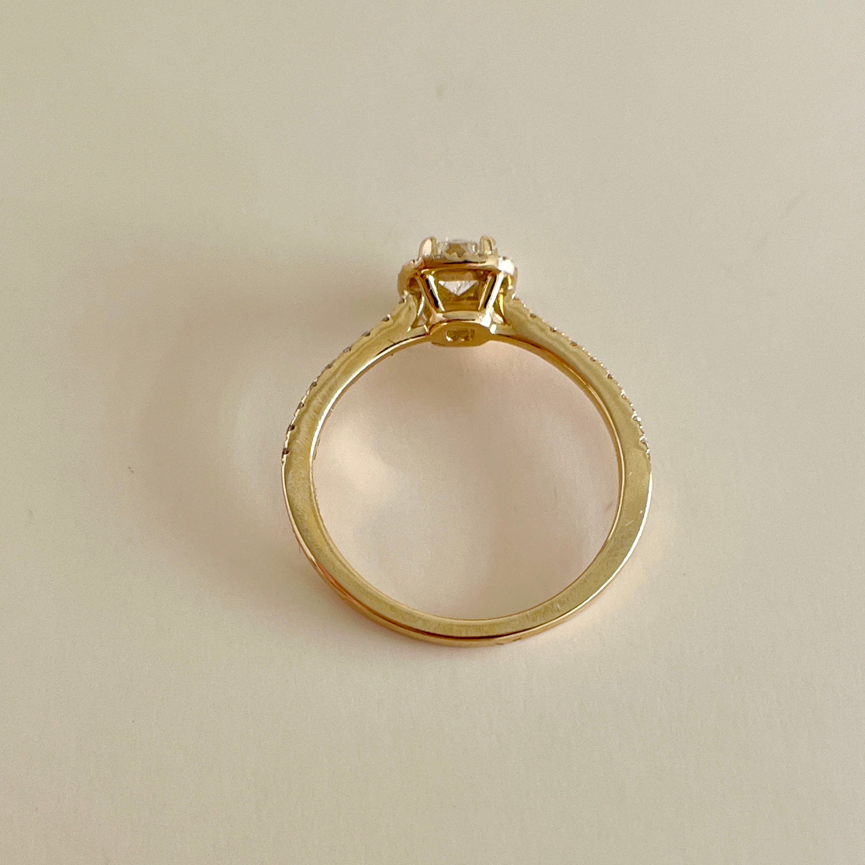 yoki⭐︎中石GIA付きイエローダイヤモンド（0.61ctヘイローリング K18YG リース ダイヤモンド エタニティタイプ ヘイロー リング 0.7ct