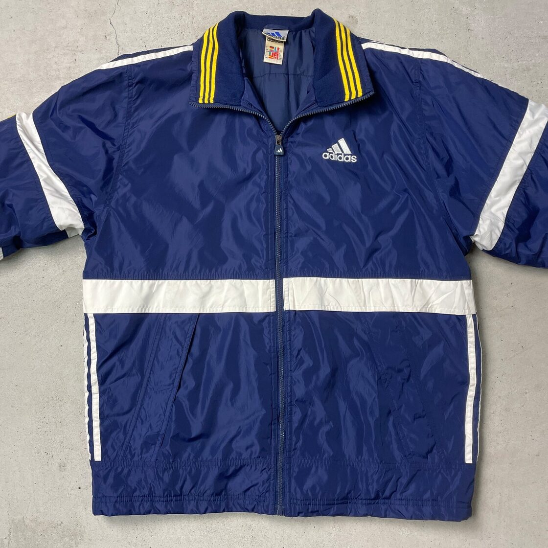 90年代 adidas アディダス 中綿入り ナイロンジャケット メンズL相当 
