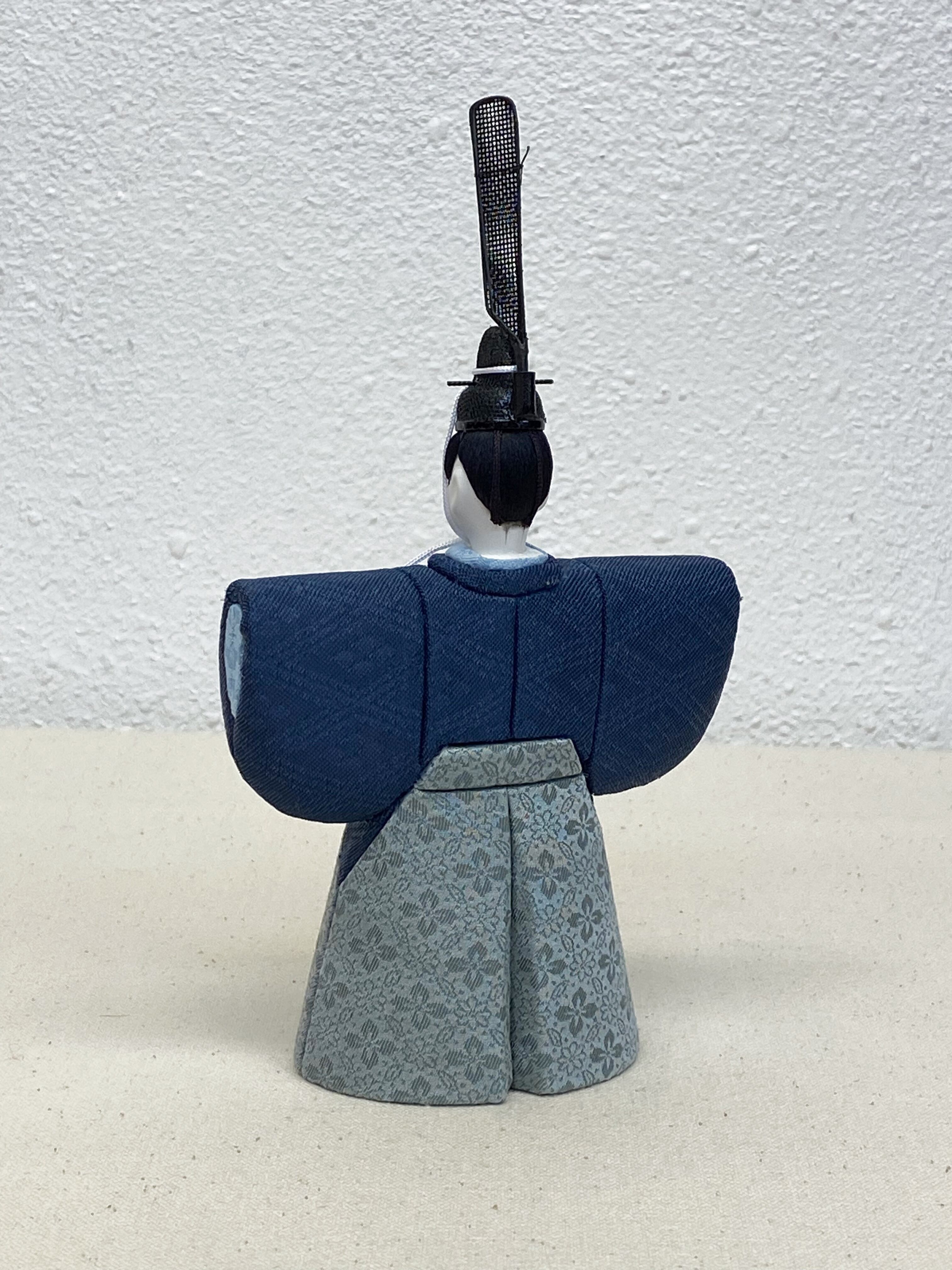 木目込み人形 立雛 藍色・濃赤色 真多呂作 アクリルケース入り 雛人形
