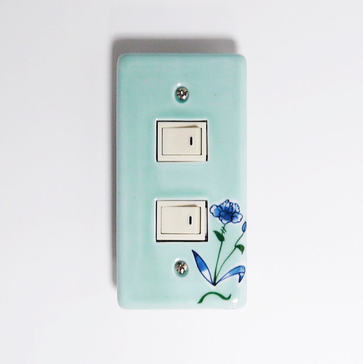 スイッチプレート 青磁菖蒲(2穴)