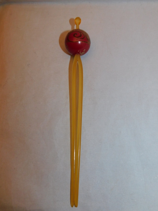 桜珊瑚色の簪(プラスチック) plastic work ornamental hair pin(No25)