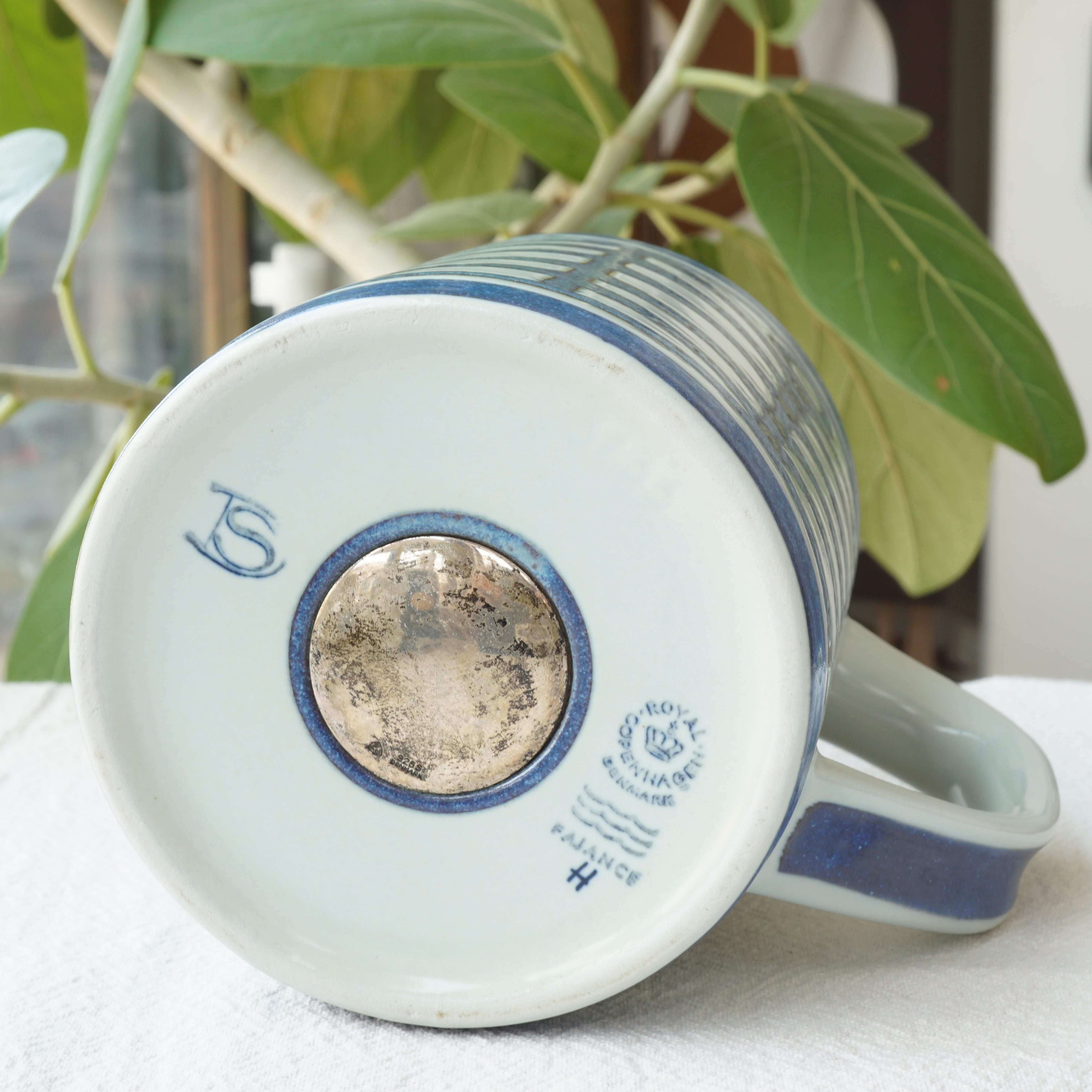 ロイヤルコペンハーゲン イヤーマグ 1970年 コーヒーカップ Roy jE0E 1970年 Lサイズ 700ml イヤーマグ ロイヤルコペンハーゲン Royal