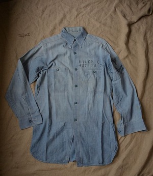 50's Vintage U.S. NAVY chambray shirt.