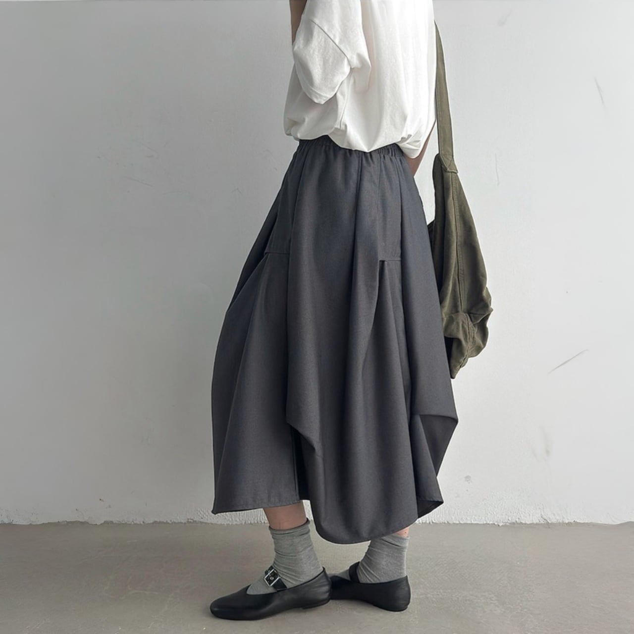 ランダムタックボリュームスカート A02126