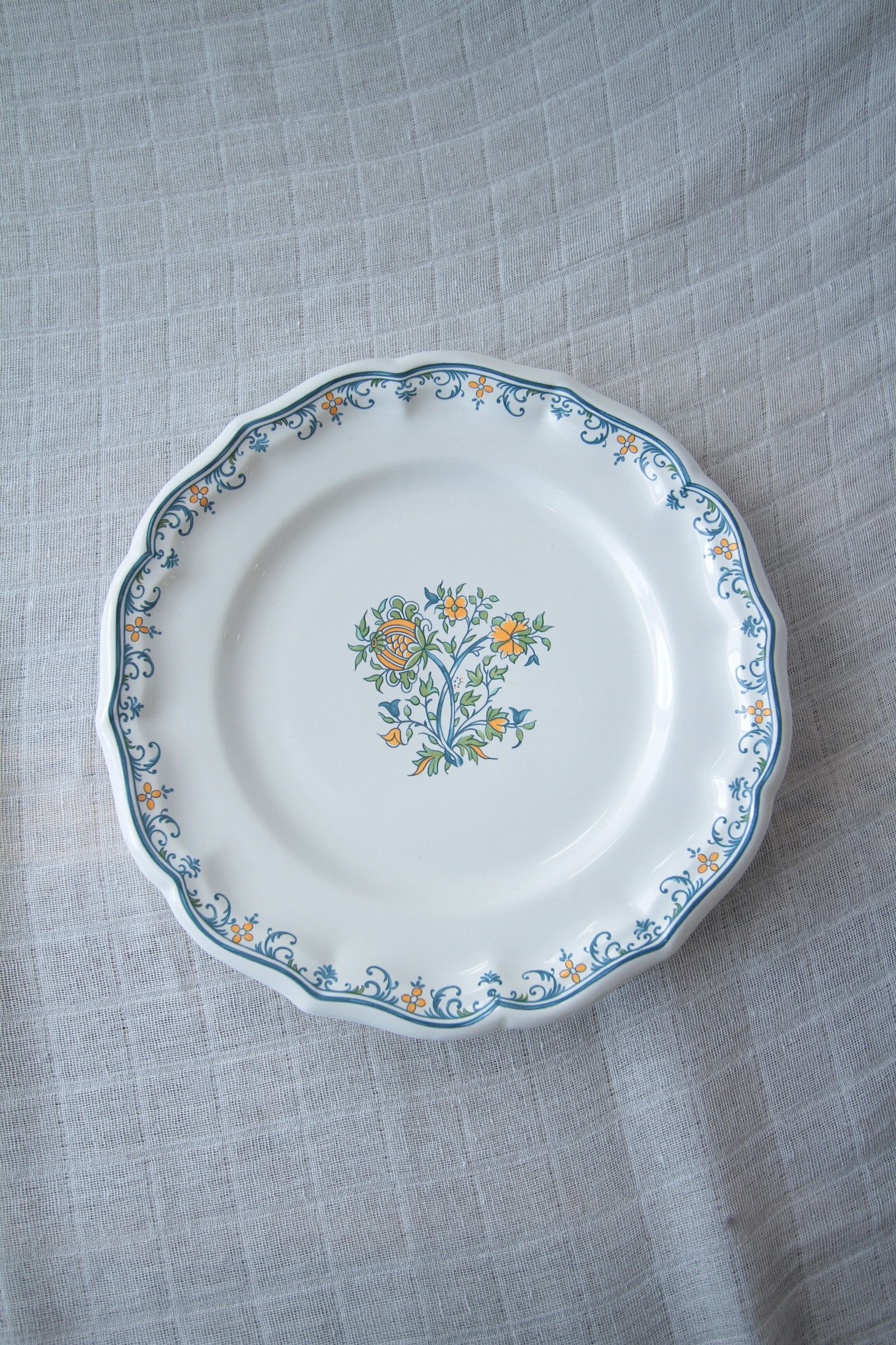 Gien France Moustiers À la Grenade Plate / 1970–80s