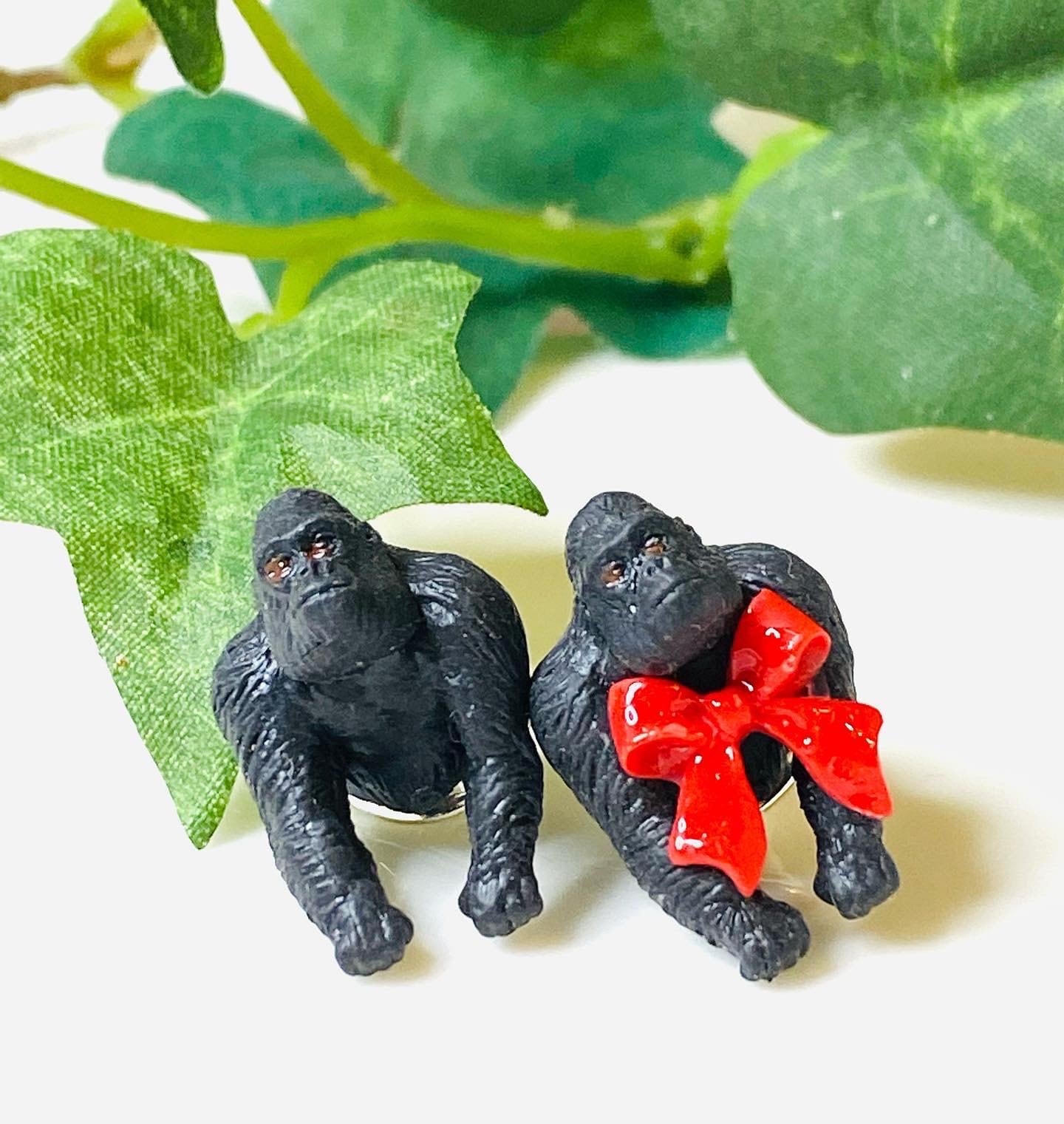 ゴリラのピンバッジ ブローチ 2種類 | Nachoa＋(ナチョアプラス)