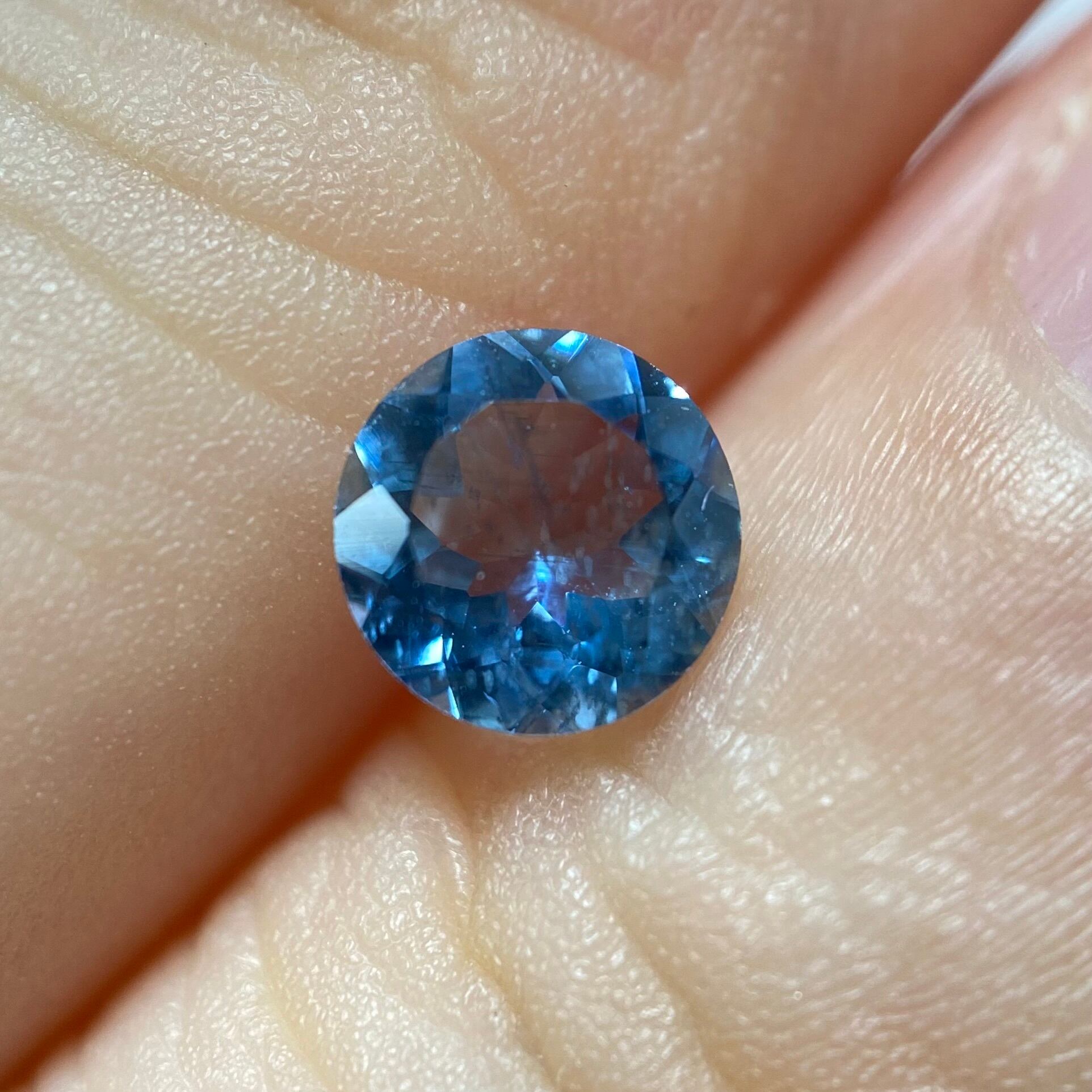 ダルメシアン柄のオサレなアクアマリン