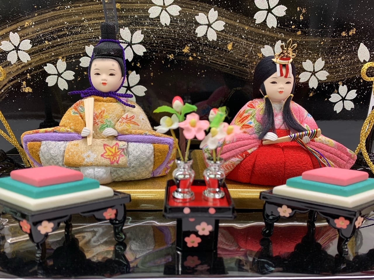 雛人形 木目込み人形 木目込 平飾り 親王飾り 二人飾り 家具調 木目調 モダン 送料無料 映え 雛人形 ひな人形 木目込み人形 真多呂人形 親王飾り 伝統工芸品 有職雛