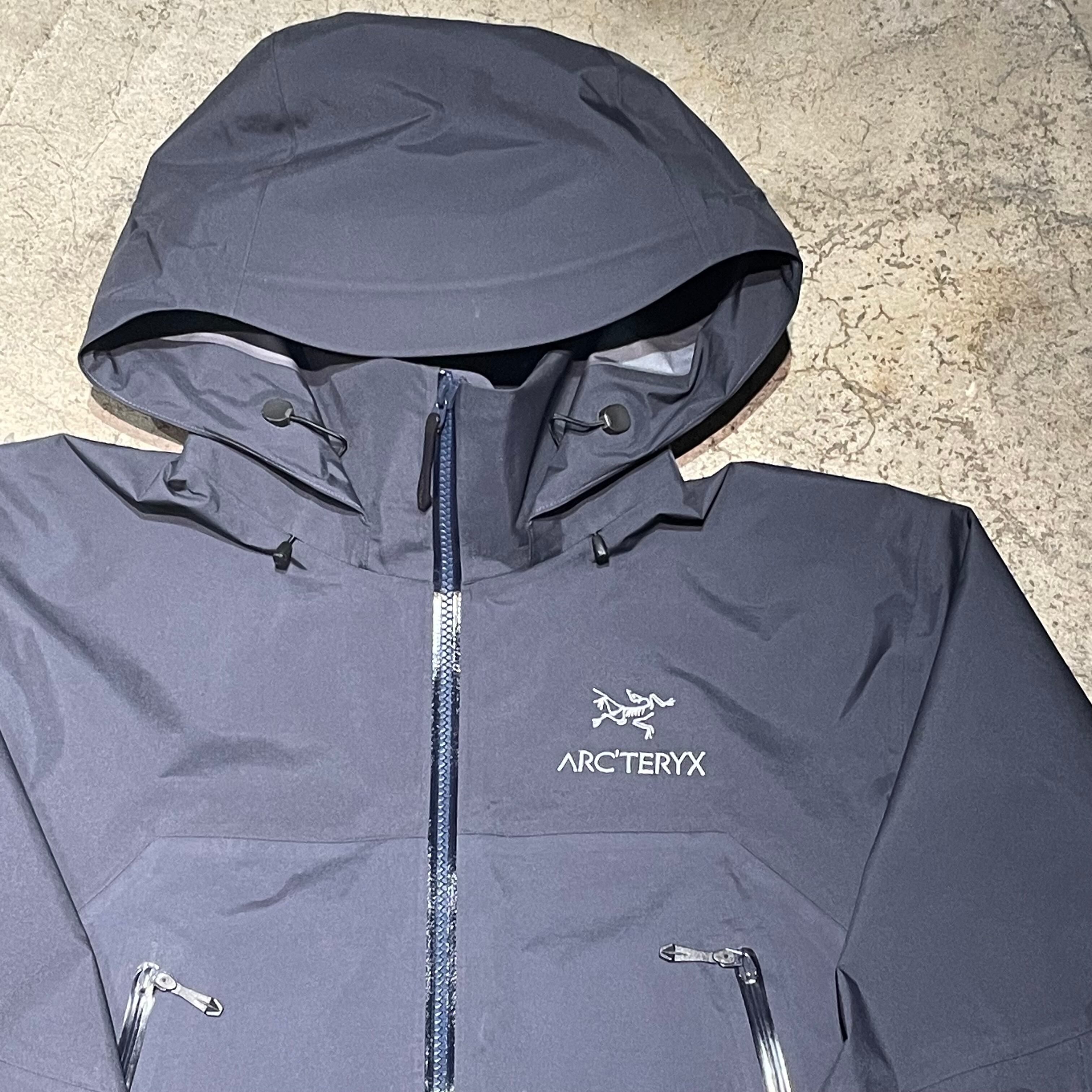 エイプリルフールセールおまけ付き美品アークテリクスベータARジャケット エイプリルフールセールおまけ付き美品アークテリクスベータAR