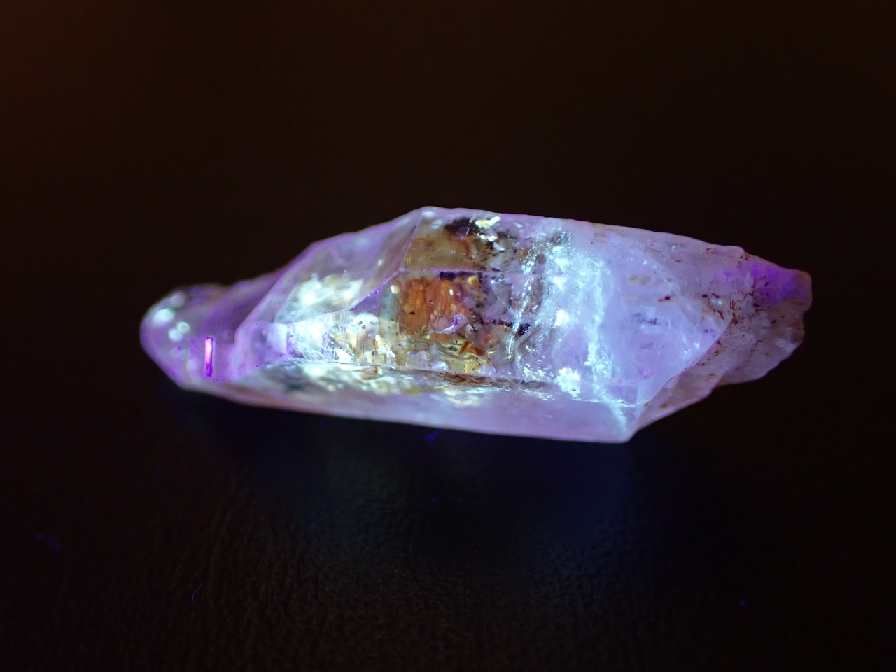 オイルインクォーツ原石 　15.2ct　[C13‐386]