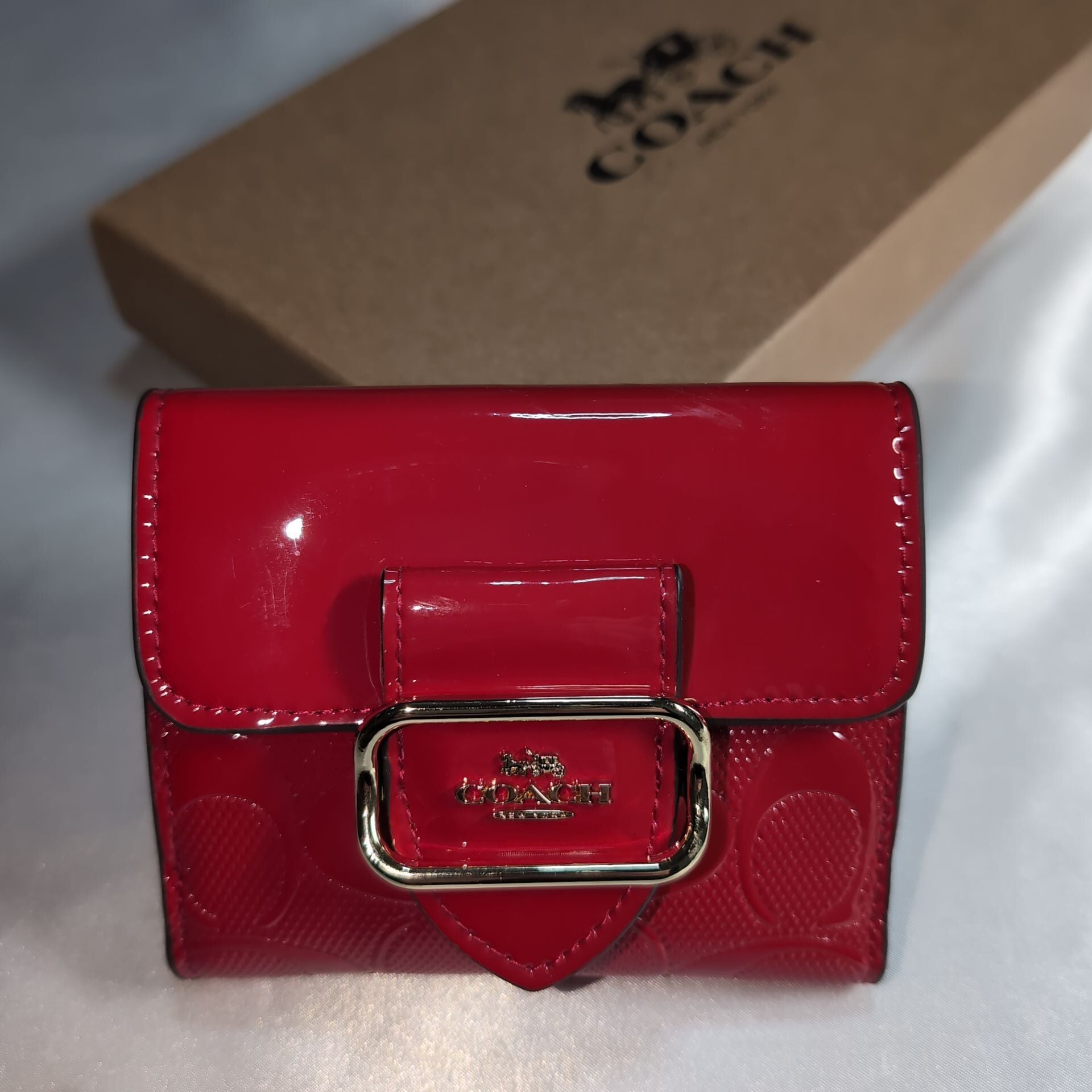 【未使用品】COACH コーチ スモール シグネチャー 二つ折り財布 レッド COACHコーチ 二つ折り財布 スモール モーガン ウォレット