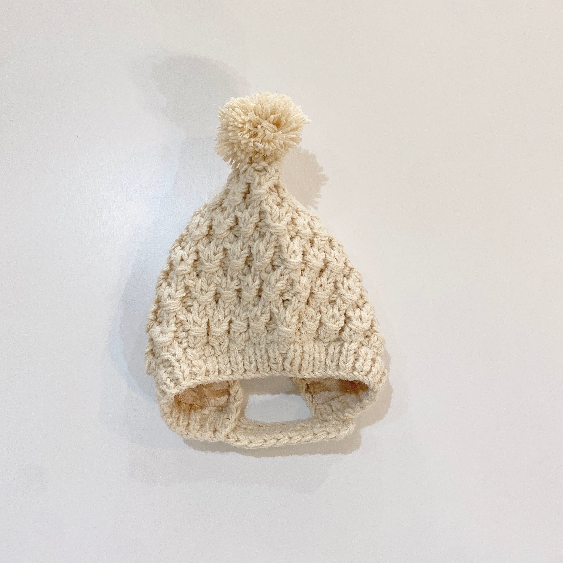 ぽんぽん付きニットボンネット