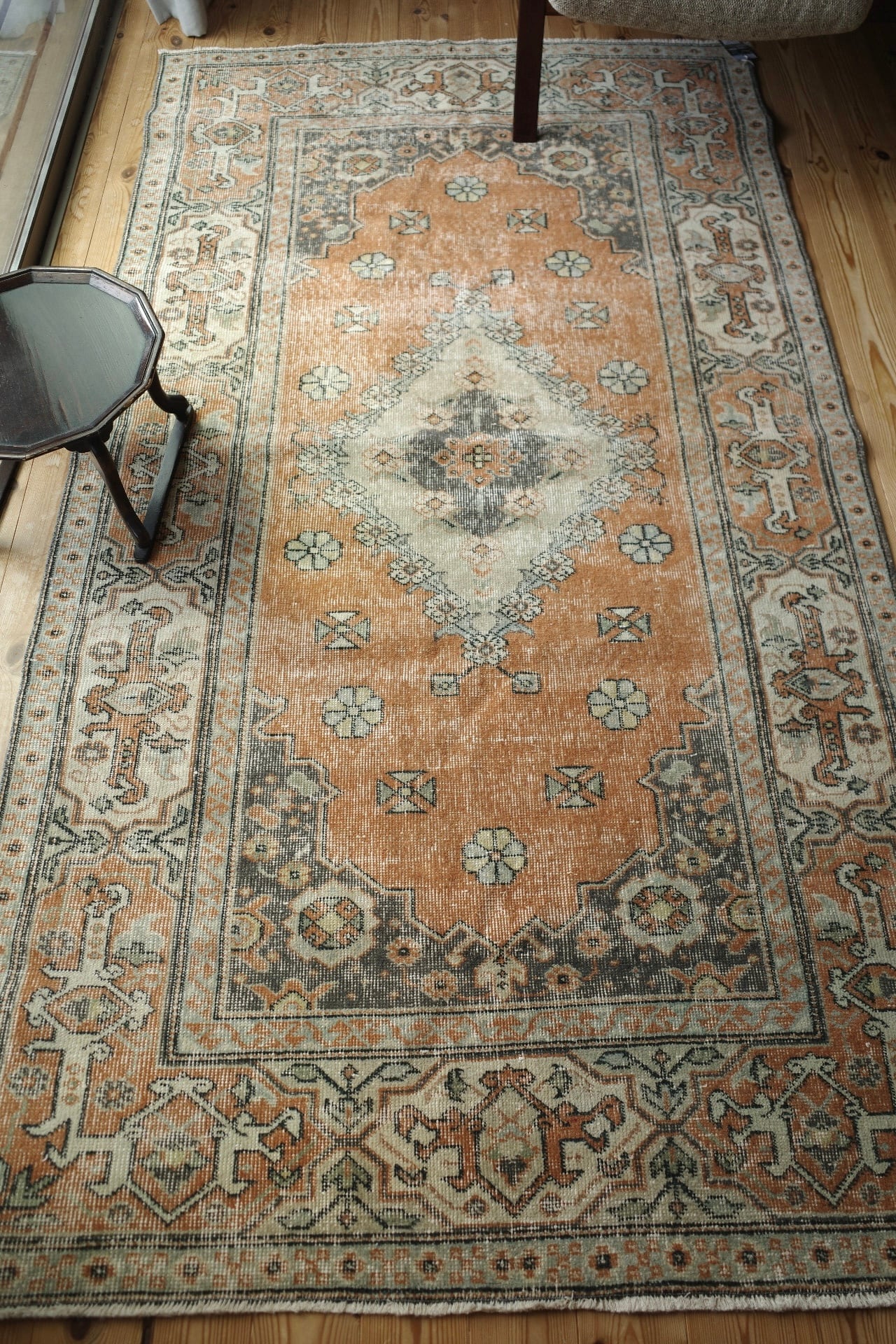 vintage Avanos rug | Koreniwa vintagerug