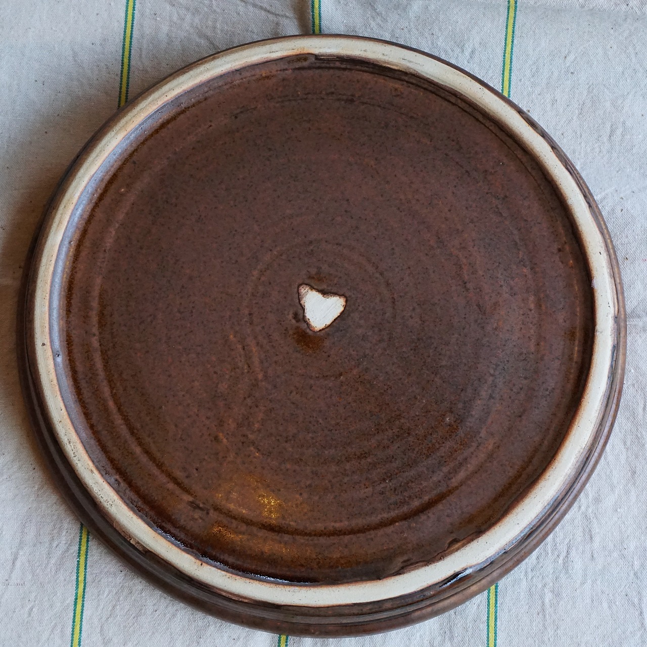 コンガリ舎　くぼともこ  イッチン釉彩皿