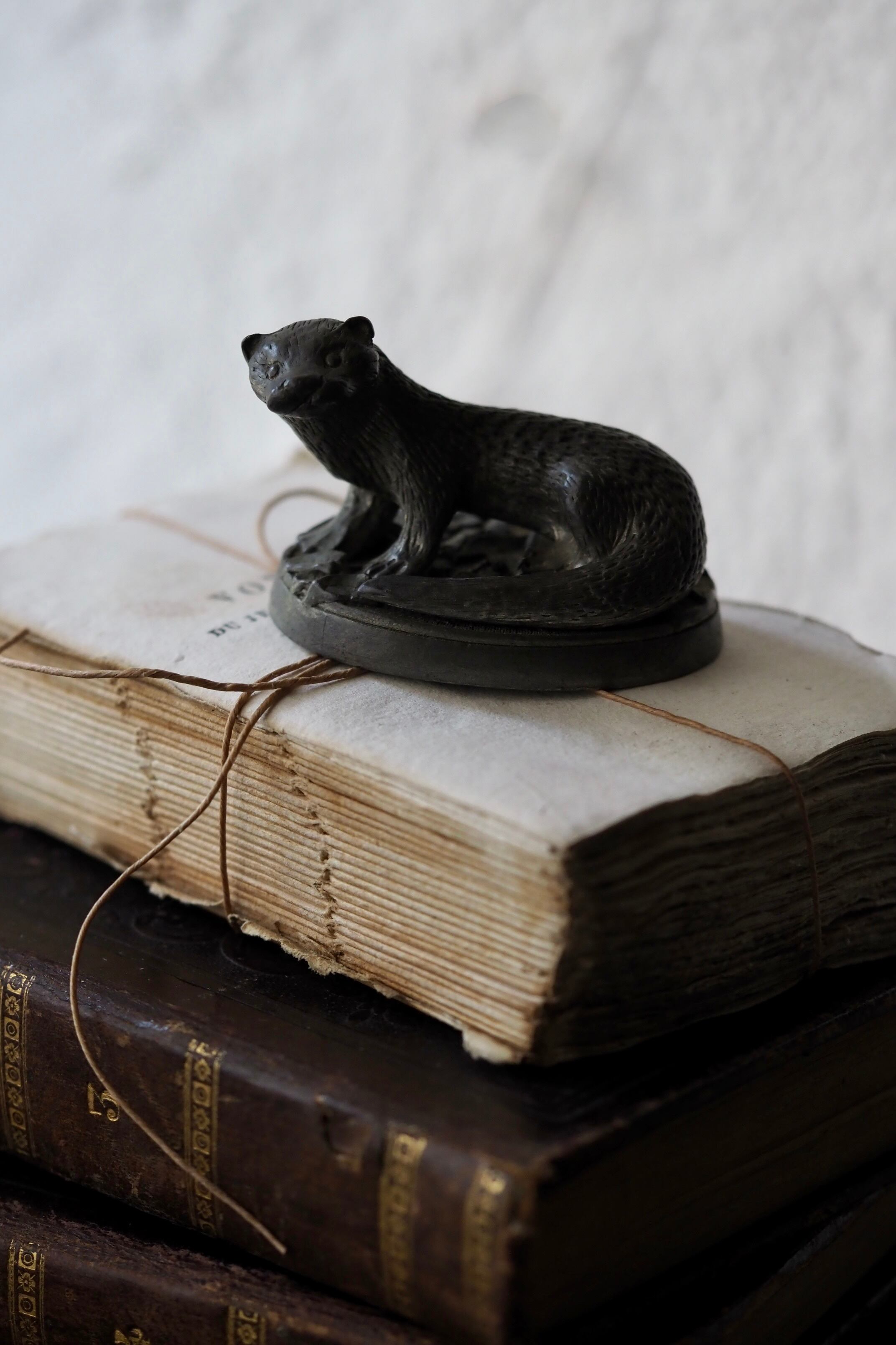 見つめてカワウソ-antique pewter ottar objet | アンティーク
