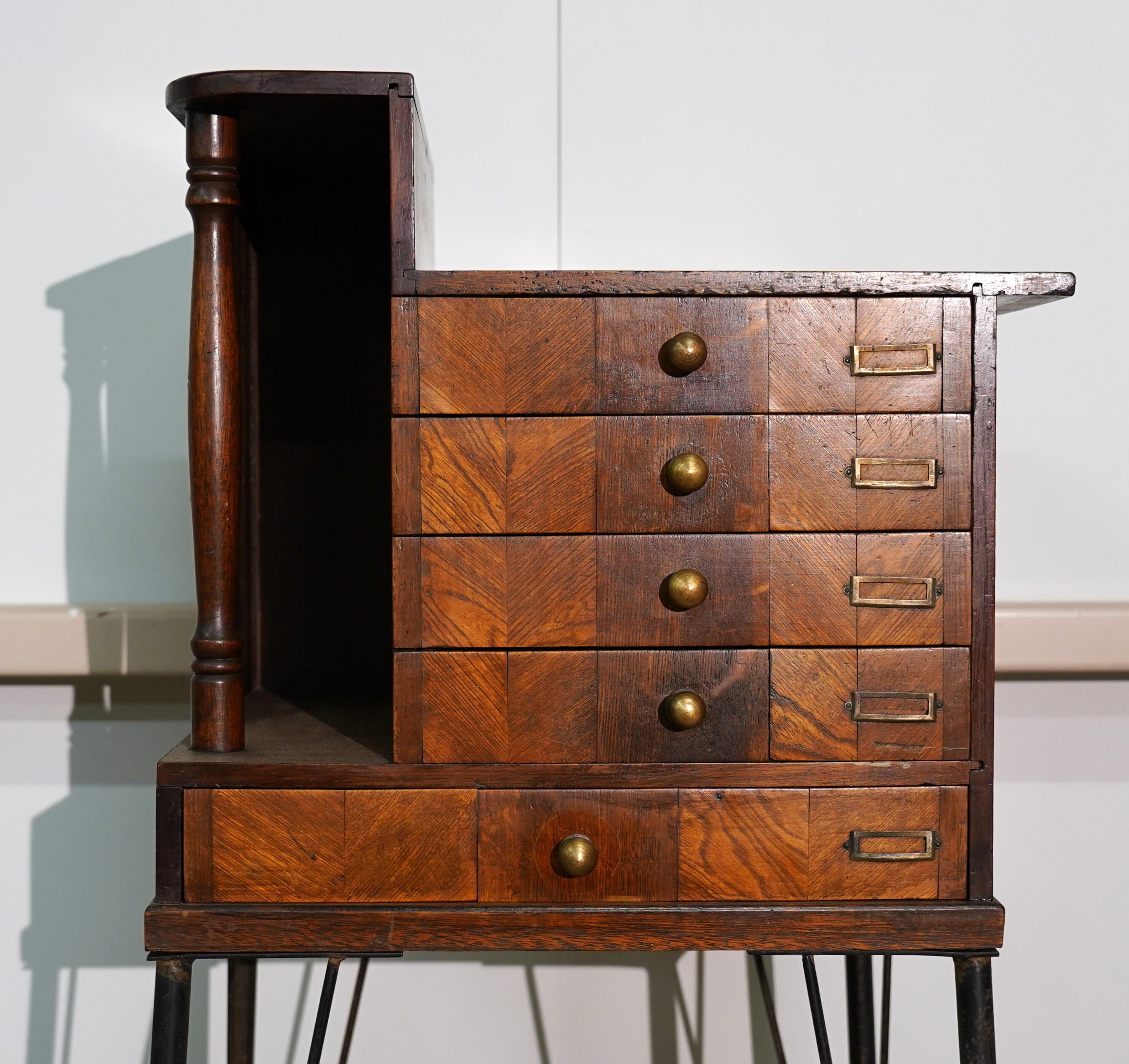 レコードラック キャビネット 収納 アイアンレッグ付き 木目調 44.9cm