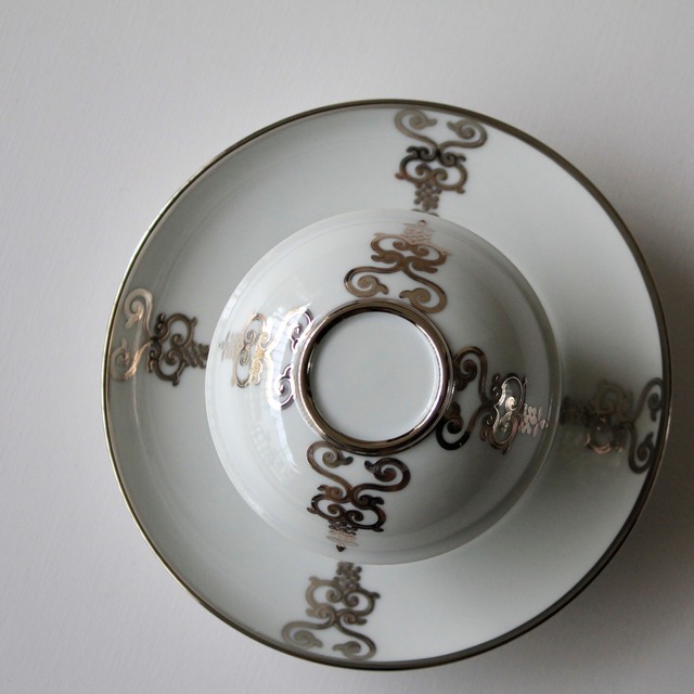 有田焼　プラチナ瓔珞紋　ケーキ皿　白
