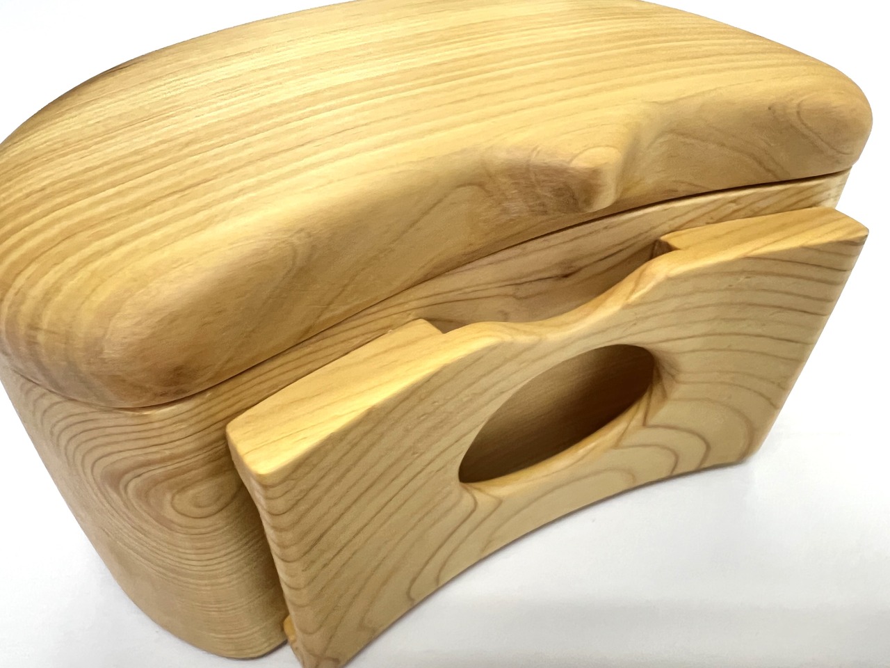 ヒノキ丸型くり抜き　UROKODO餌箱　落とし込み、ヘチ釣り、前打ち用餌箱