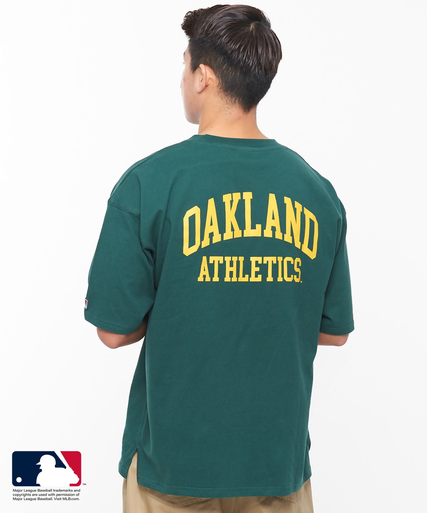 ユニセックス向けのブランドをメインにした、カジュアルな洋服や服飾