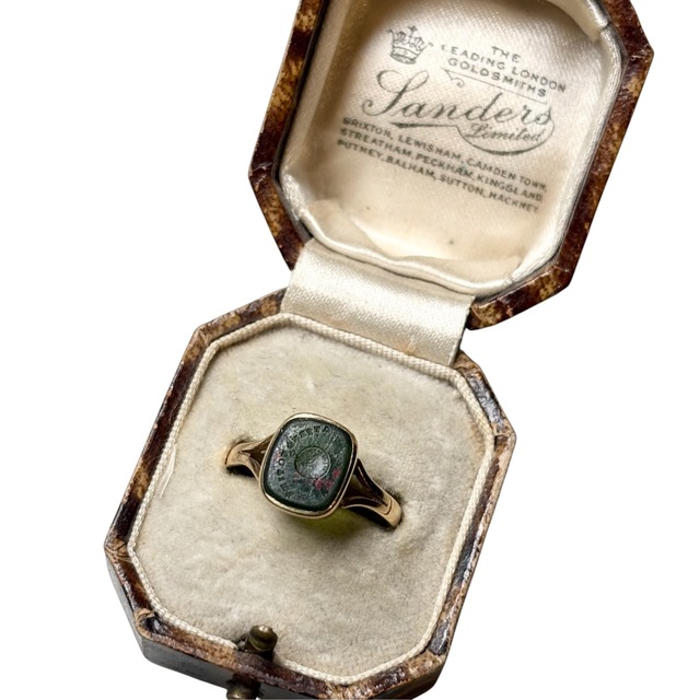 antique victorian 18ct gold bloodstone intaglio ring "attend to time"