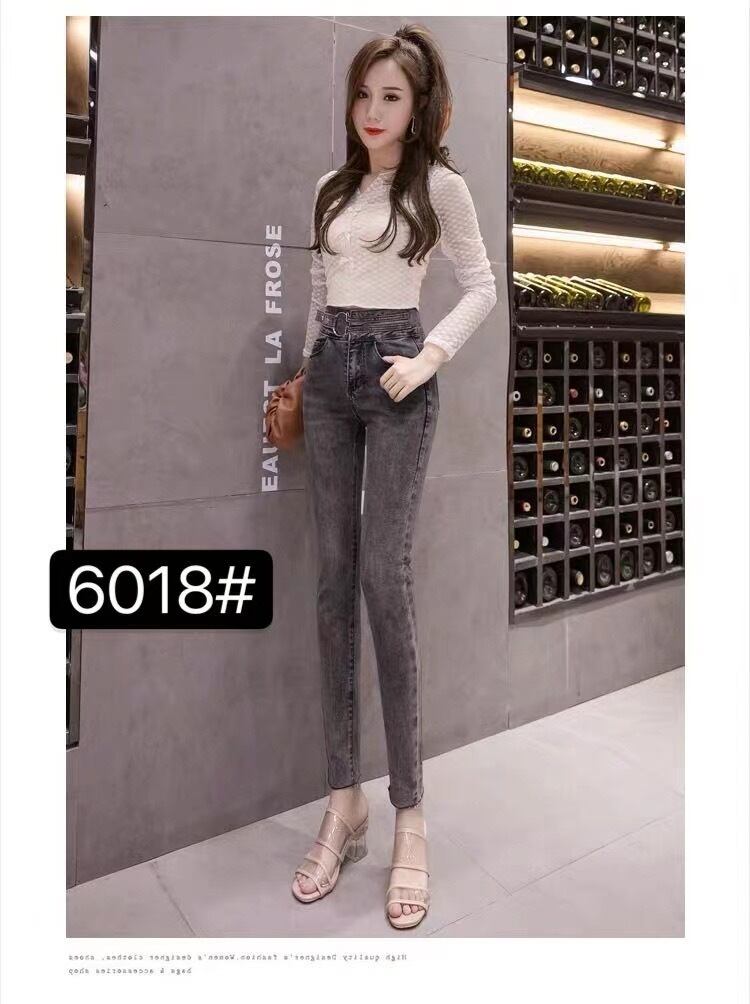 スキニーデニムパンツ