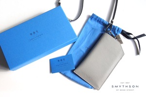 スマイソン｜SMYTHSON｜パナマレザーFoldedスマホケース｜ストラップ付き｜グレイ