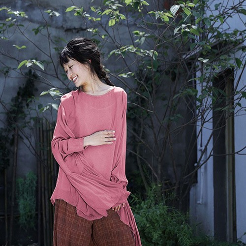 夏スタイル Shan Qiannianyi オリジナル est スタイル婦人服肌に優しく滑らかな大きいサイズの芸術的なプルオーバー T シャツ両側プリーツトップス 大きめサイズ サマー 夏物 Tシャツ シルク32856834685