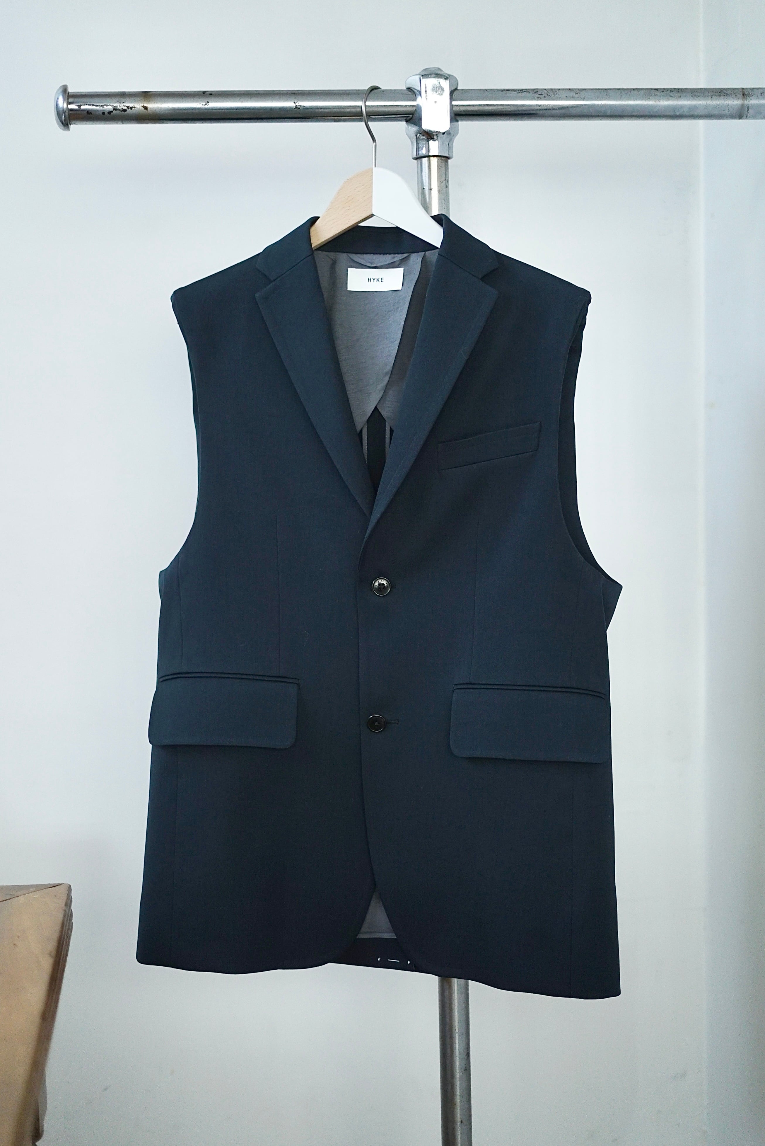 HYKE / DOUBLE CLOTH VEST ( BLACK / BLUE GREEN ) | JUQUI Online