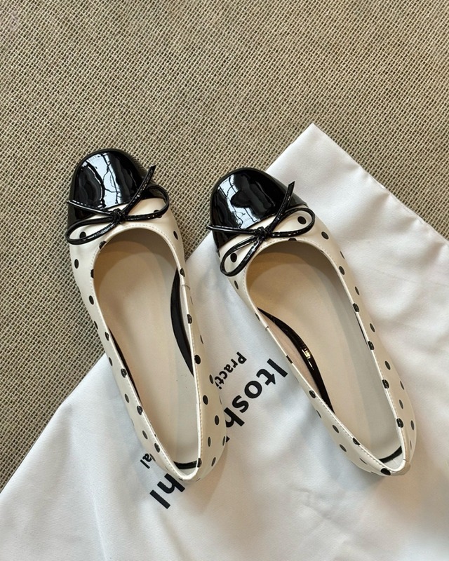 バイカラーキャップトゥ ドット柄バレエパンプス 2608972