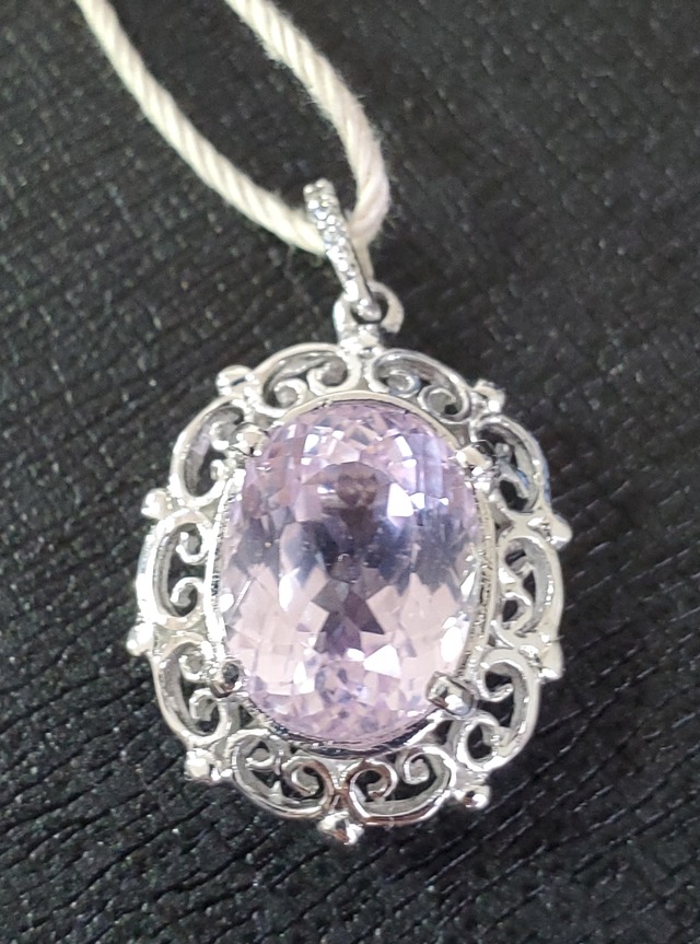 宝石質クンツァイト6.31ct ペンダントトップ 925silver 天然石