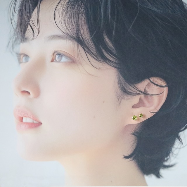 【5mm】太陽のペリドットひと粒ピアス｜選べるピアス金具 アレルギー対応｜紫陽花　マスカット　つけっぱなしOK