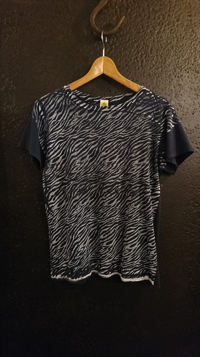 FILTH MART "ZEBRA TEE"  Navy Color