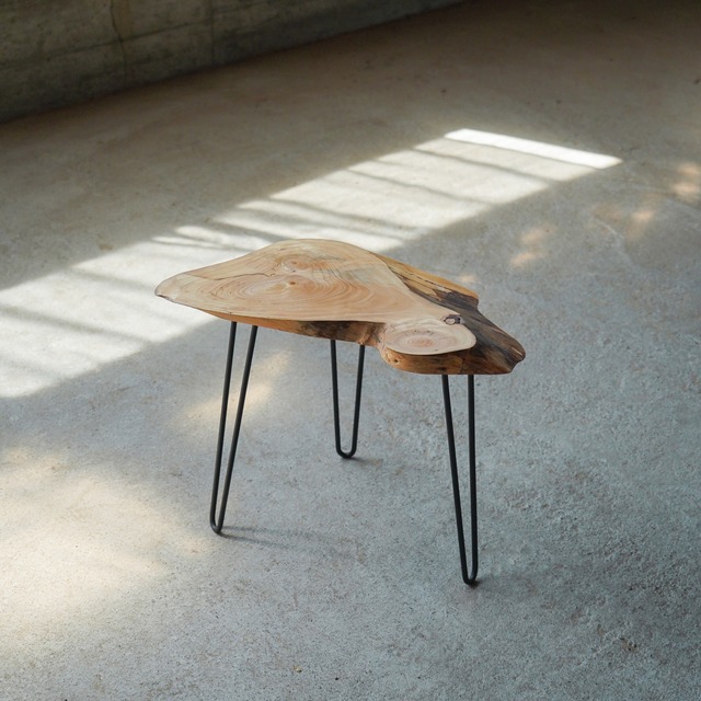 桧の輪切り一枚板 サイドテーブル （高さ・カラー変更無料）