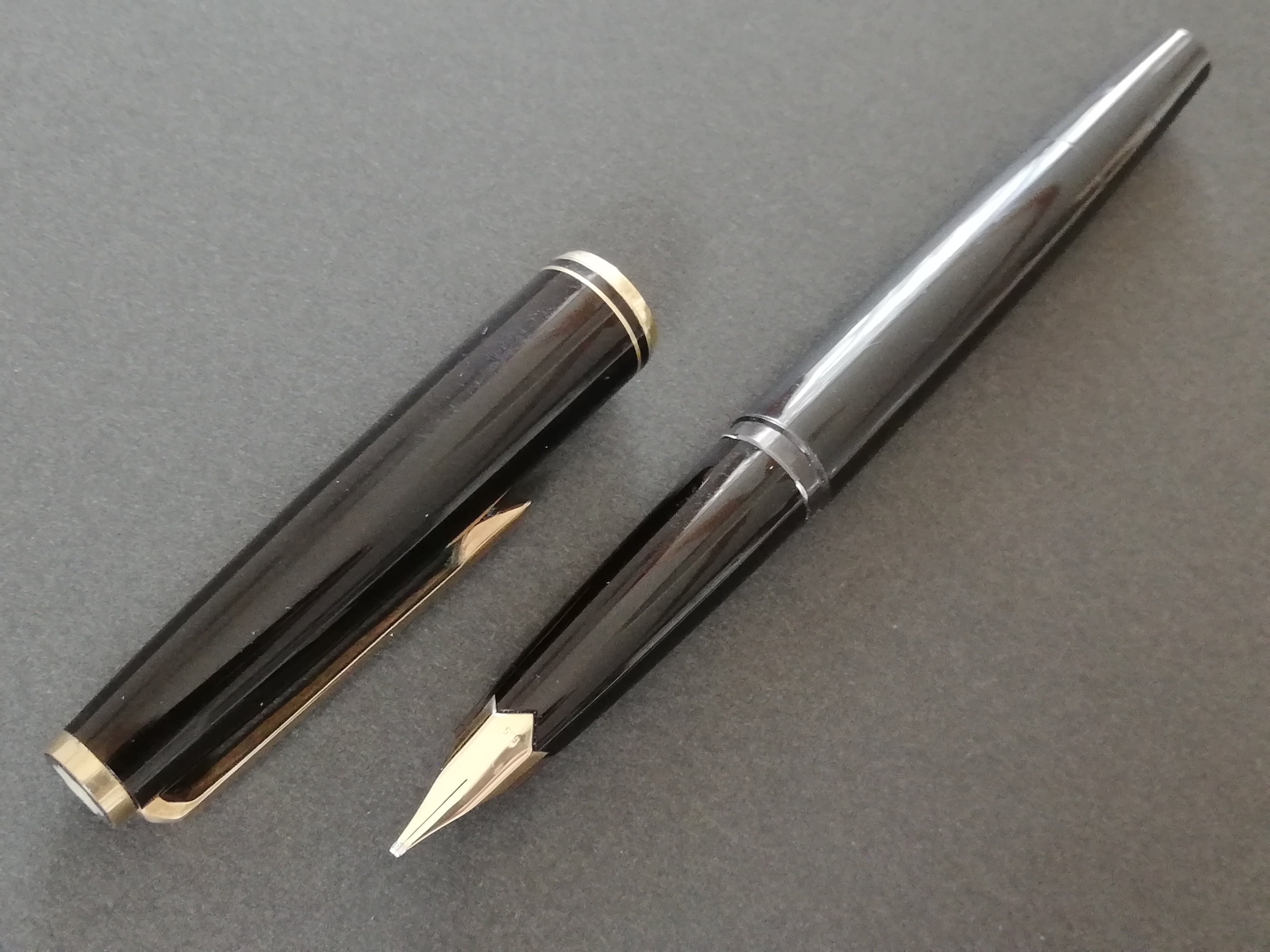 s モンブラン ２２１ MONTBLANC  太字 K    川口明弘