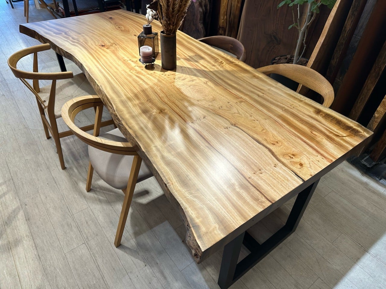 夏セール✨ワイルドな貫❣️A楠一枚板＊補強有♦︎サイドテーブル、ベンチ〜勿体ない利用 勿体ないワイルドな❣️①楠サイドテーブル、ベンチ＊補強貫#SDGs