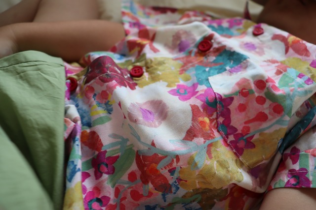 【取寄】鮮やかなカラーが目を惹く水彩画風花柄シャツ